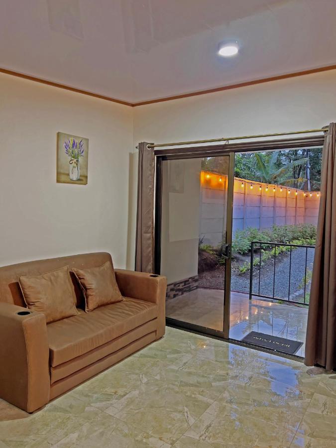 Magic Mountain Apartment *