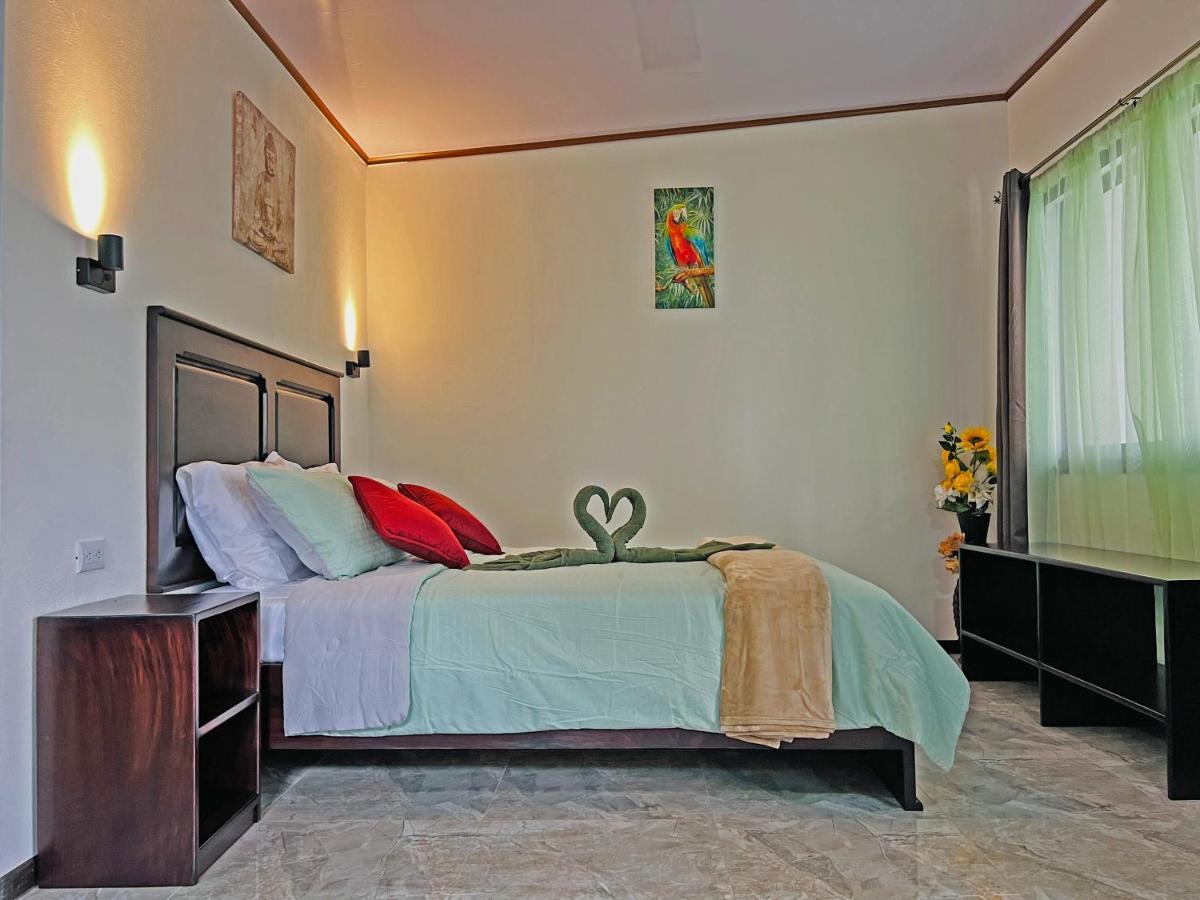 Magic Mountain Apartment *